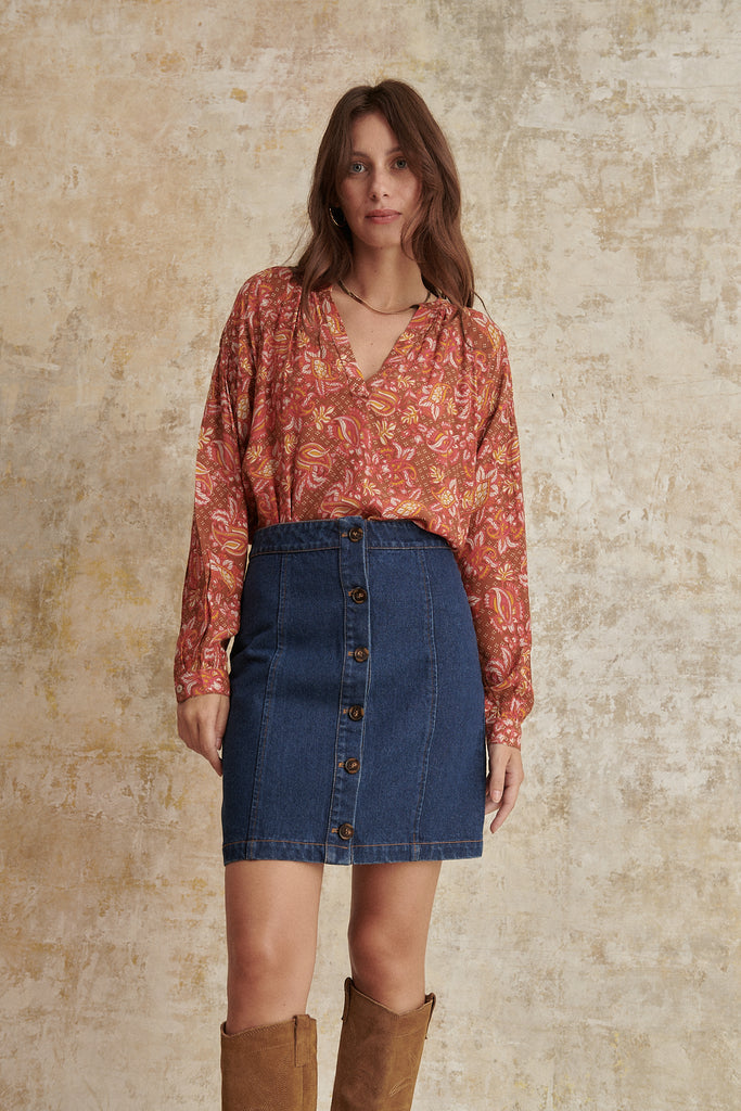 Jupe courte en denim avec fermeture boutonnée avant en coton vêtement femme 