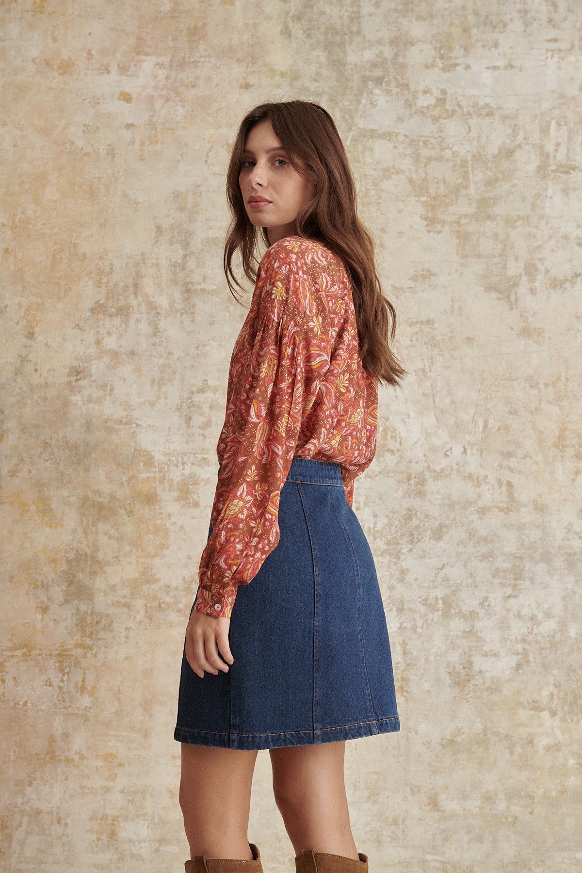 Jupe courte en denim avec fermeture boutonnée avant en coton vêtement femme 