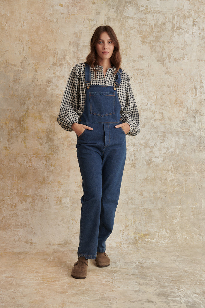 Salopette pantalon en denim bleu avec jambes droites et bretelles ajustables en coton vêtement femme
