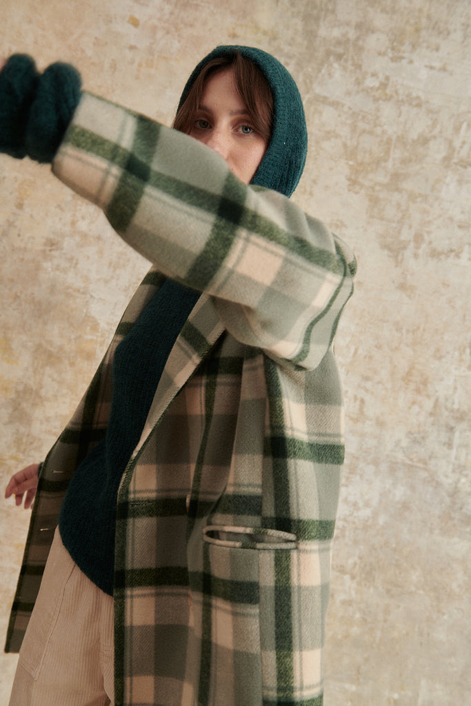 Manteau à carreaux verts coupe oversize avec deux poches devant vêtement hiver femme