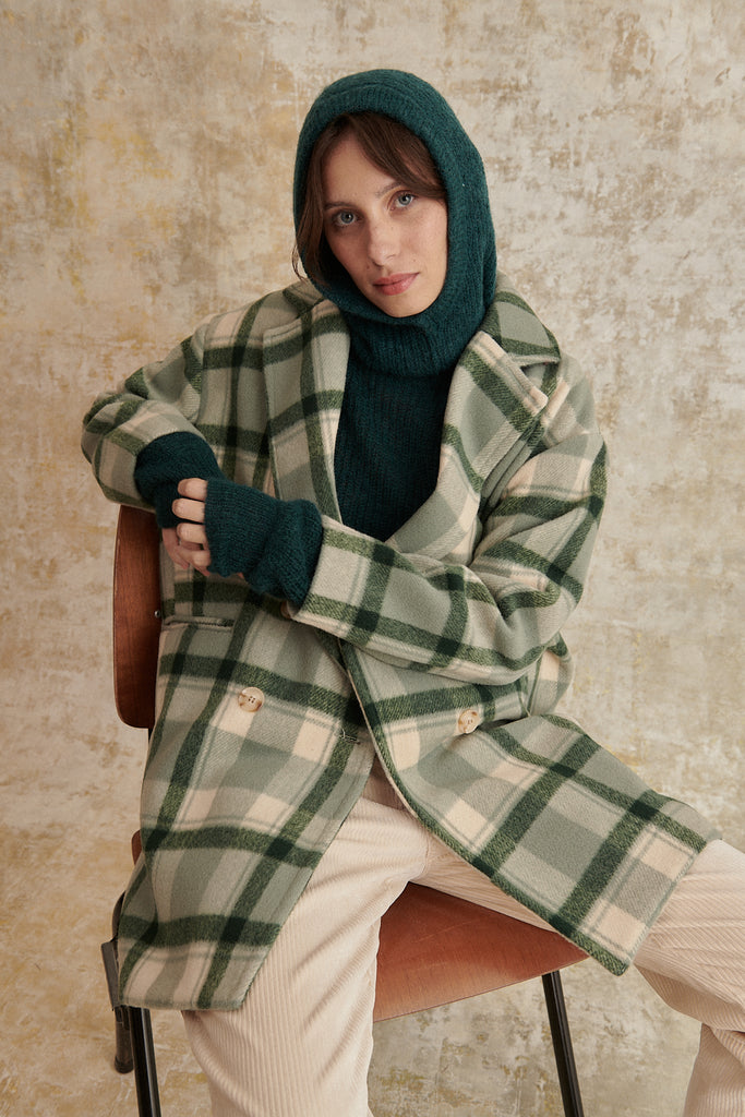 Manteau à carreaux verts coupe oversize avec deux poches devant vêtement hiver femme