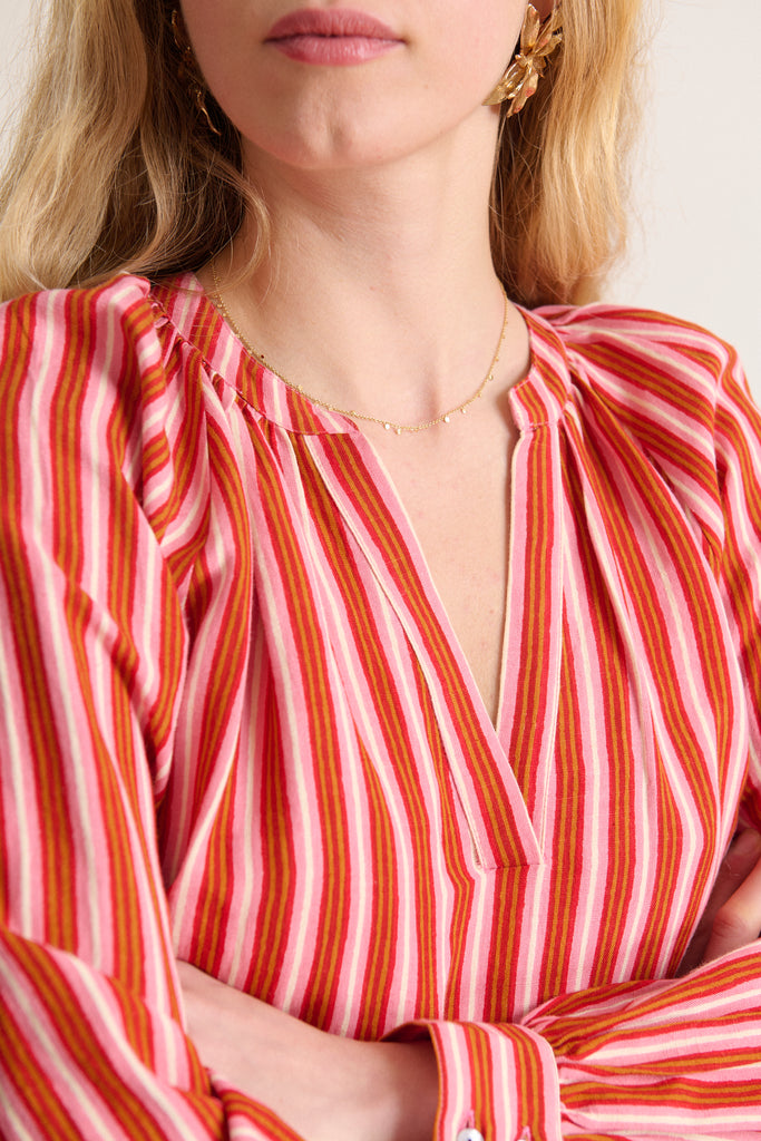Blouse femme élégante et originale avec col V et manches larges haut original et tendance marque parisienne Garance Paris