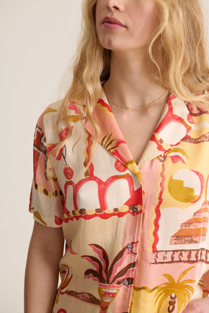 Blouse corail femme à imprimé unique exclusif avec col pyjama décolleté en V et fermeture boutonnée 