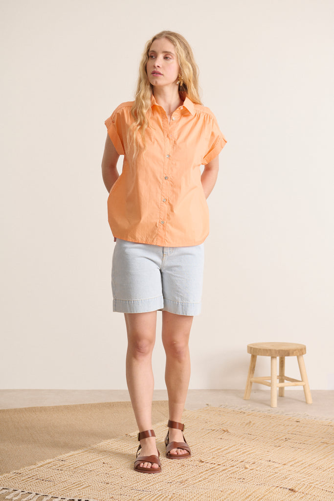 Chemise en popeline à la coupe fluide et ample avec col chemise et manches couvrant l'épaule marque parisienne Garance 