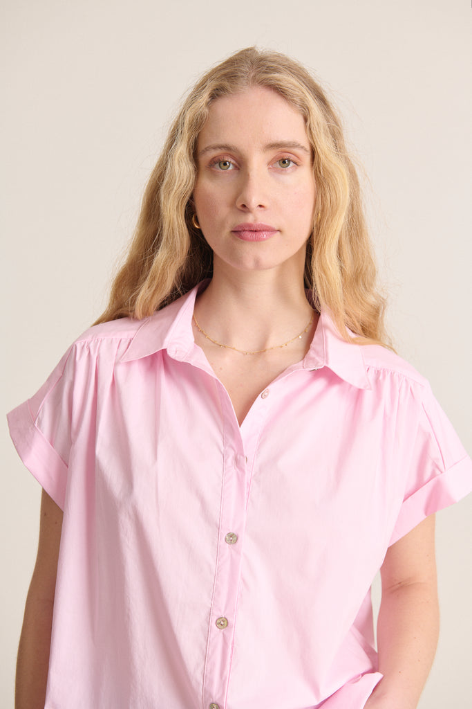 Haut avec col chemise sans manches rose en coton léger coupe fluide élégante et fronces sur l'avant marque parisienne Garance 