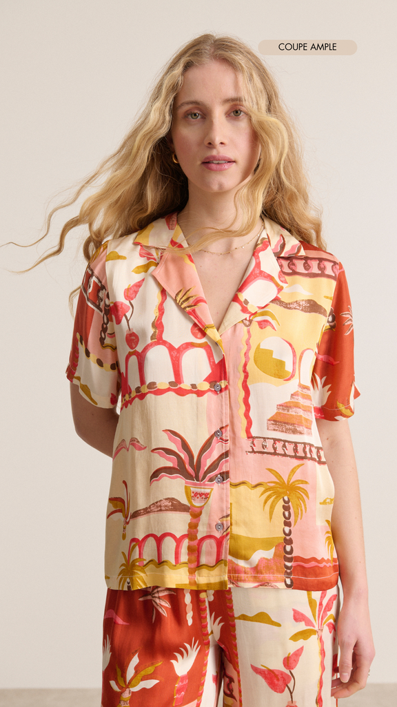 Chemisette avec imprimé original et coloré avec manches courtes et col pyjama collection estivale