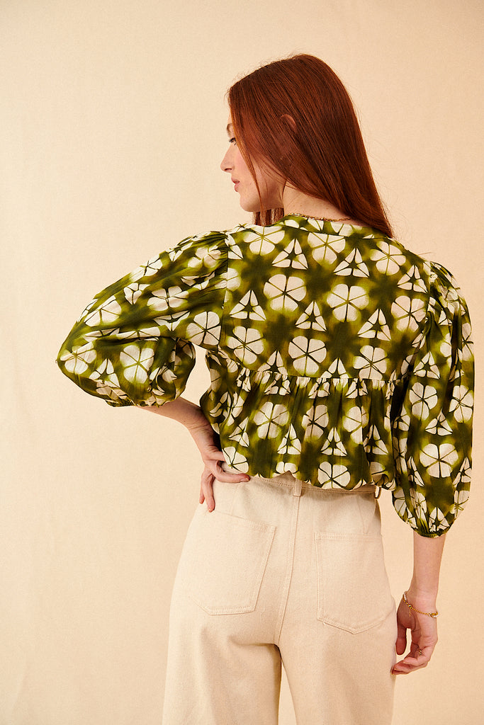 Blouse ample en coton motif à fleurs avec manches 3/4 bouffante garance paris vêtement femme