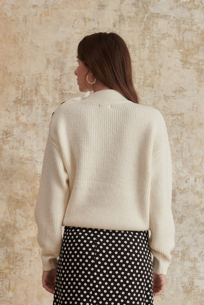 Pull écru à col montant avec boutonnage sur l'épaule acrylique et laine ample hiver vêtement femme