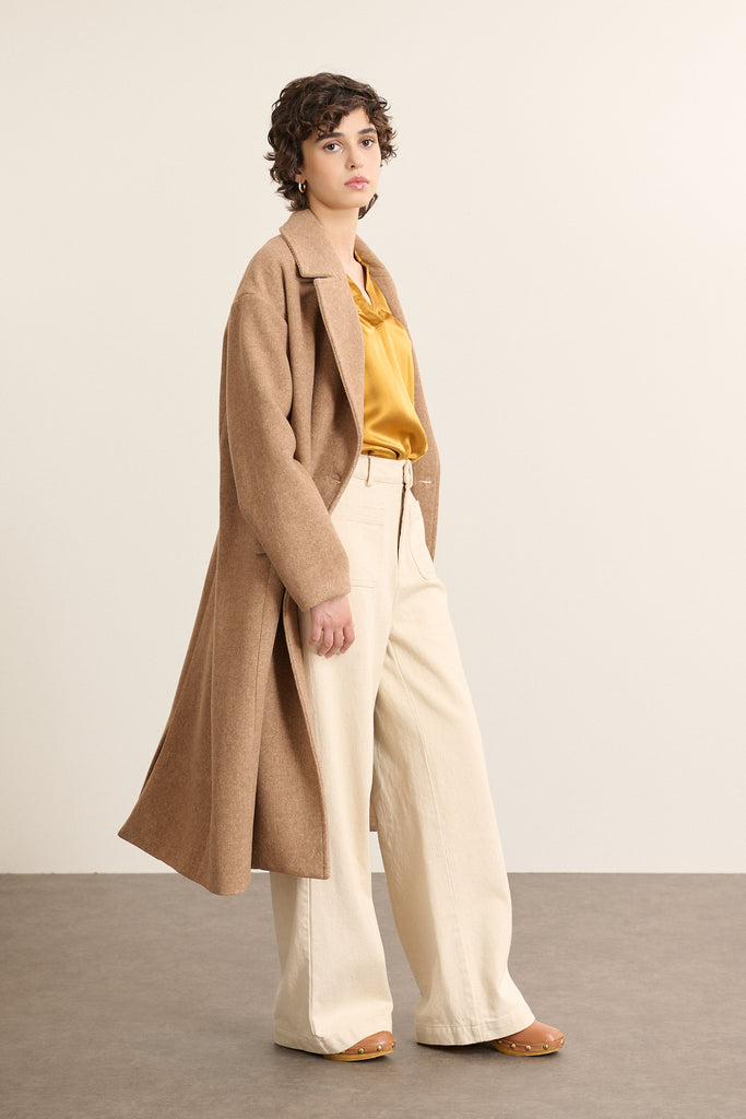 Veste longue hivernale pour femmes, coloris beige, confectionnée avec 50% de coton et 50% de polyester.