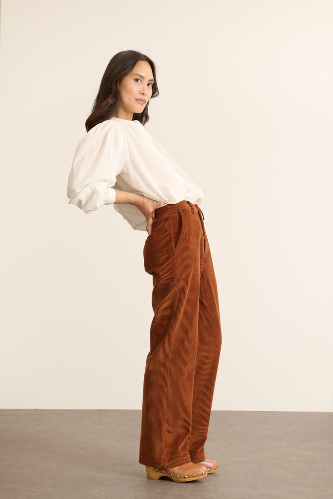KETTY la blouse indispensable Garance, manches longues, découpe devant et dos matelassé, collection 2025.