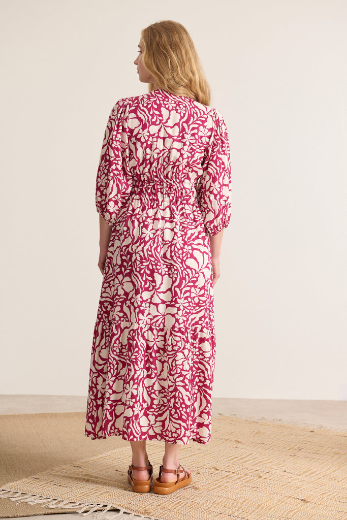 Robe longueur midi cheville avec liens à nouer taille marquée silhouette sublimée idée tenue glamour colorée 